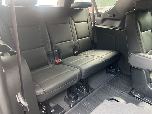 Used 2024 Chevrolet Suburban High Country image 22