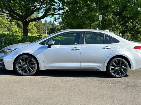 Used 2024 Toyota Corolla SE AWD/4WD image 5