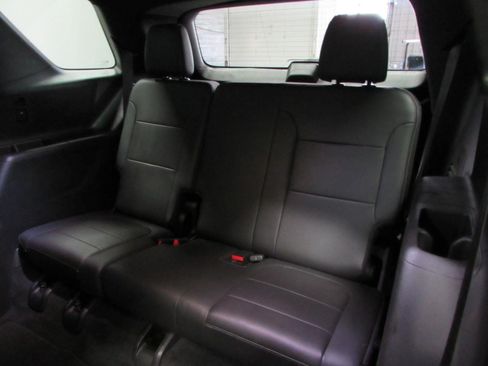 Used 2023 Chevrolet Traverse Premier w/ Redline Edition FWD image 16