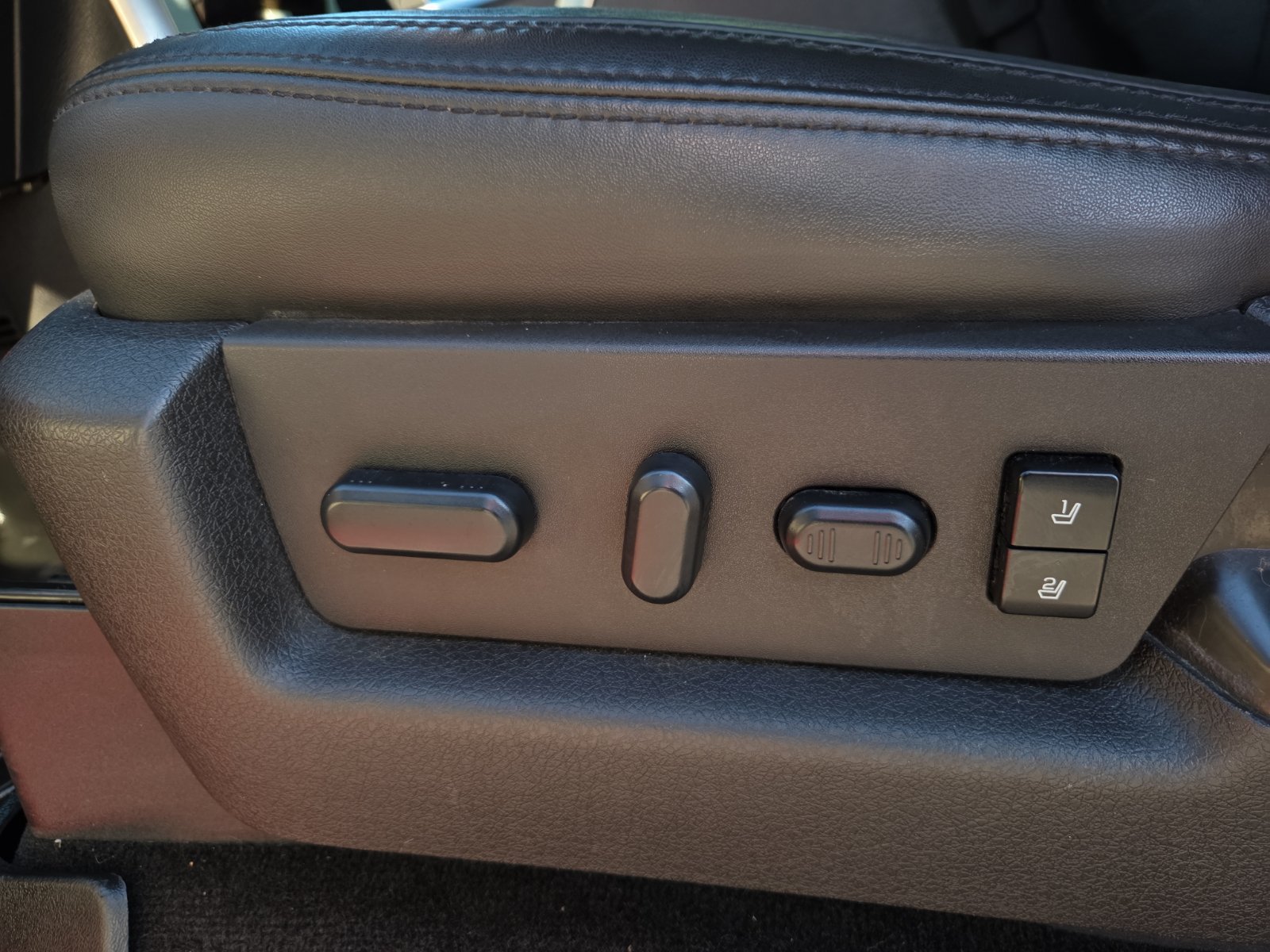 Used 2014 Ford F150 Platinum RWD image 15