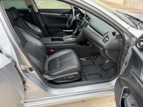 Used 2017 Honda Civic Touring image 18