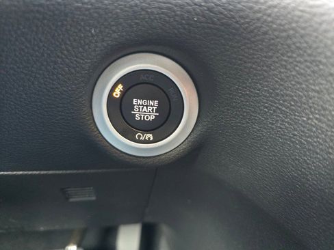 New 2026 Chrysler Pacifica Select image 32