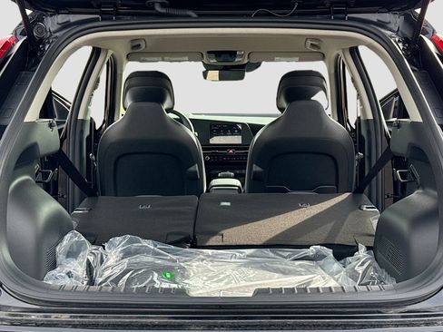 New 2025 Kia Niro LX image 7