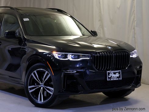Used 2021 BMW X7 M50i w/ Executive Package image 2