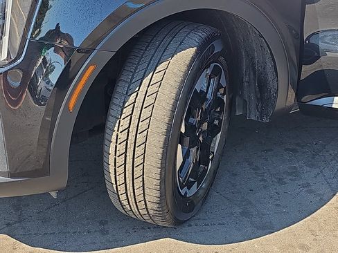 Used 2024 Kia Sorento S FWD image 38