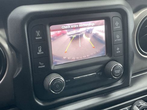 Used 2020 Jeep Wrangler Unlimited Sport image 16