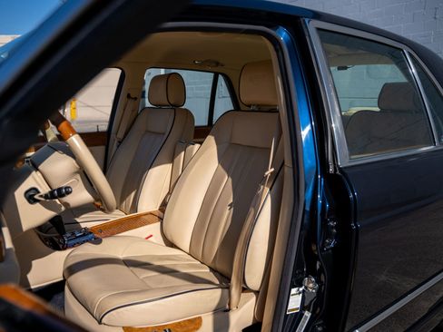 Used 2009 Bentley Arnage R image 14