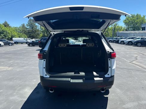 Used 2022 Chevrolet Traverse LS AWD/4WD image 17
