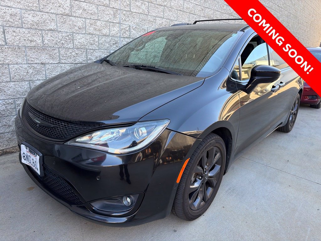 Used 2020 Chrysler Pacifica Touring-L w/ Advanced Safetytec Group FWD image 3