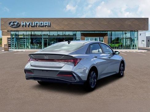 New 2026 Hyundai Elantra Sport image 7