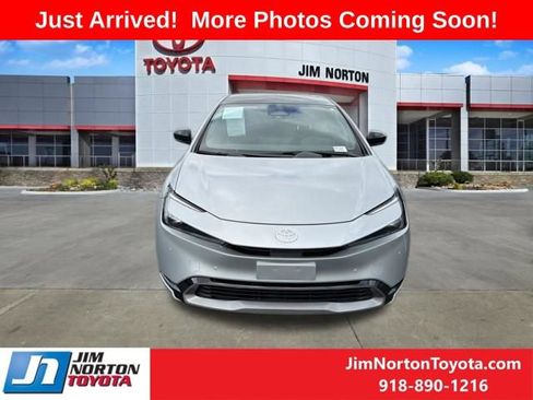 Used 2025 Toyota Prius Limited w/ Limited Premium Package image 2