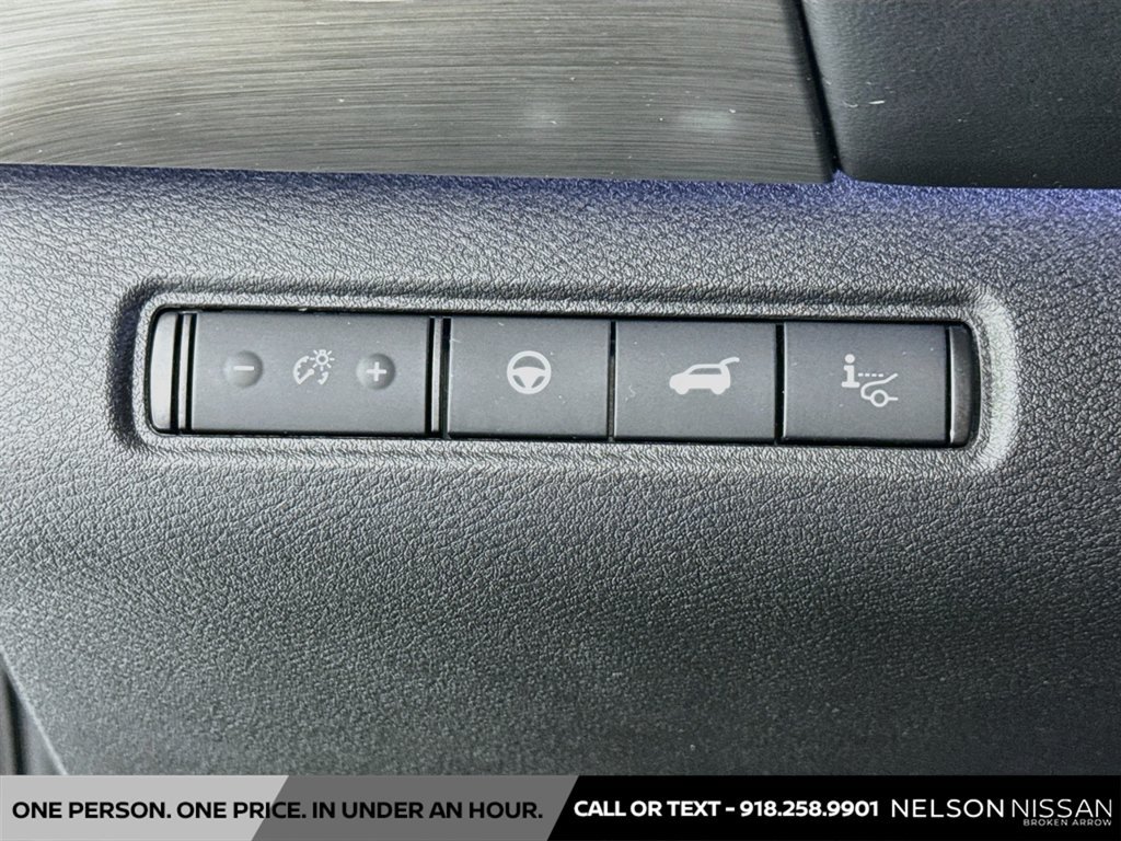 Certified 2025 Nissan Pathfinder Platinum w/ Black Appearance Package AWD/4WD image 10