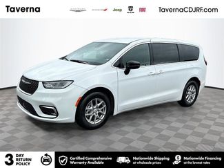 Used 2026 Chrysler Pacifica Select video 1