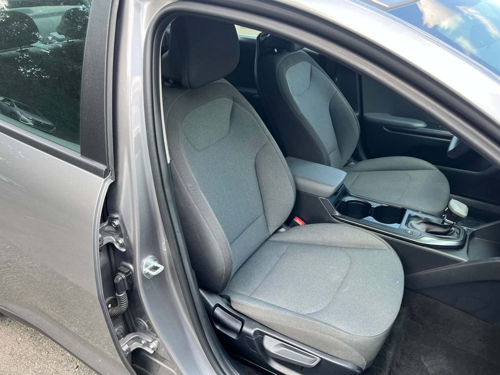Used 2025 Kia K4 FWD image 38