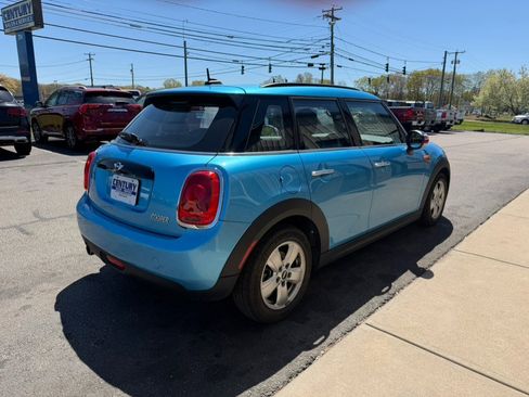 Used 2017 MINI Cooper 4-Door Hardtop FWD image 9