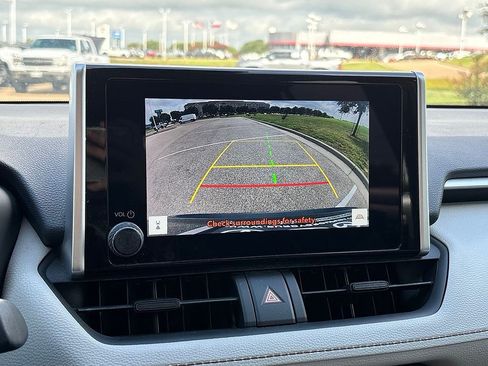 Used 2025 Toyota RAV4 XLE FWD image 20