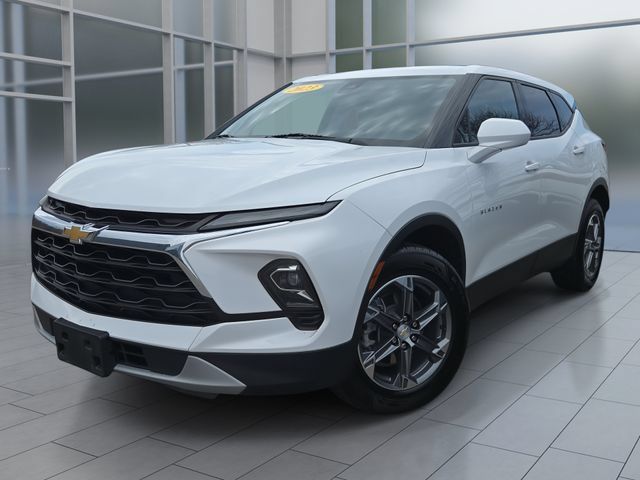 Used 2023 Chevrolet Blazer LT AWD/4WD image 1