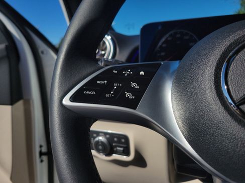 Certified 2025 Mercedes-Benz GLB 250 image 28