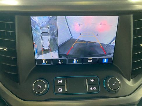 Used 2022 GMC Acadia AT4 w/ Technology Package image 21