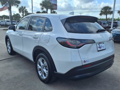 Used 2025 Honda HR-V LX image 8