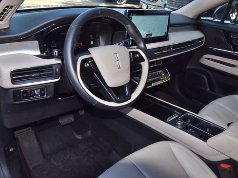 Certified 2025 Lincoln Corsair AWD w/ Equipment Group 101A image 33