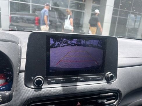 Used 2022 Hyundai Kona SE FWD image 1