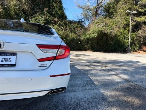 Used 2019 Honda Accord Touring image 8