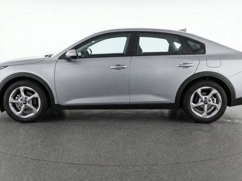 Used 2025 Kia K4 LXS FWD image 5