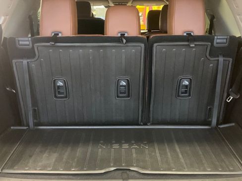 Used 2023 Nissan Pathfinder Platinum image 33