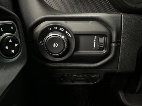 Used 2024 Jeep Wrangler Unlimited Rubicon image 23