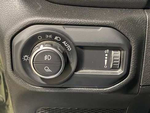 Used 2023 Jeep Gladiator Overland w/ Popular Equipment Package AWD/4WD image 35
