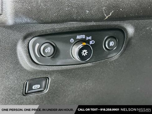Used 2020 GMC Terrain Denali w/ Denali Premium Package AWD/4WD image 10