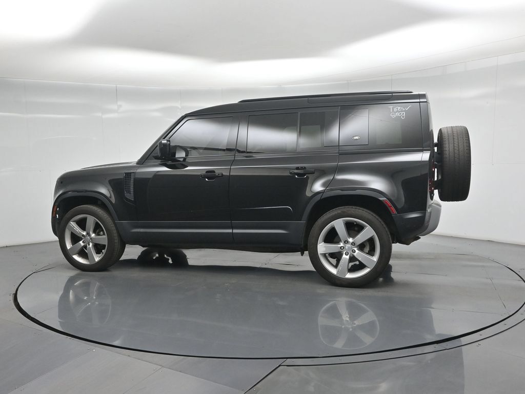 Used 2024 Land Rover Defender 110 S AWD/4WD image 4