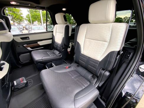 Used 2024 Toyota Sequoia Capstone AWD/4WD image 21