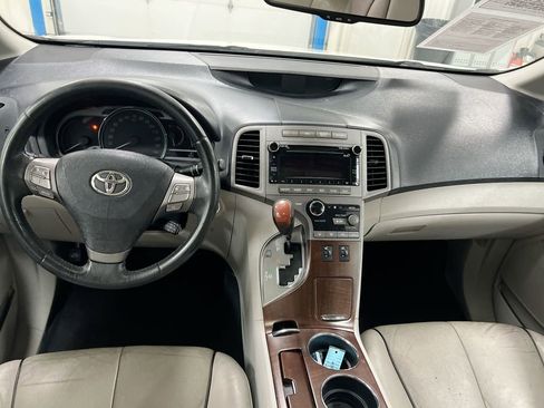 Used 2010 Toyota Venza FWD image 10
