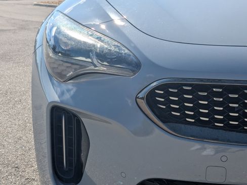 Used 2020 Kia Stinger GT1 image 10