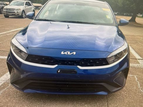 Used 2024 Kia Forte LXS image 2