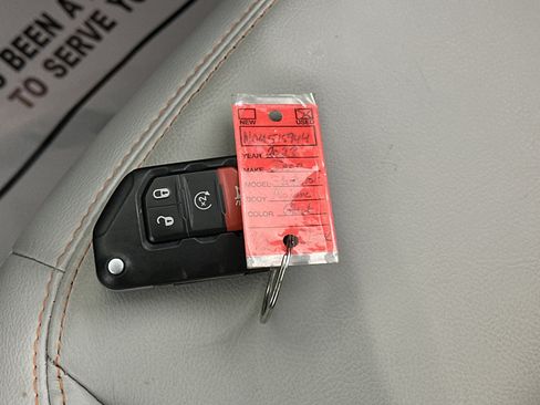 Used 2023 Jeep Gladiator Mojave w/ Cold Weather Group image 32