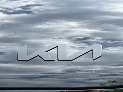 New 2026 Kia Carnival SX Prestige FWD image 12