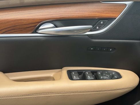 Used 2019 Cadillac XT5 Platinum AWD/4WD image 20