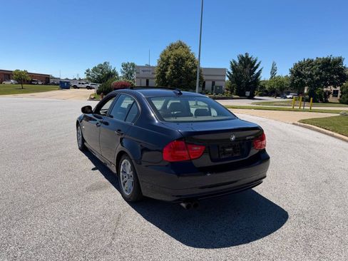 Used 2010 BMW 328i xDrive Sedan AWD/4WD image 3