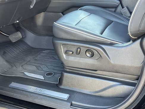 Used 2025 GMC Yukon Elevation w/ LPO, Floor Liner Package image 17