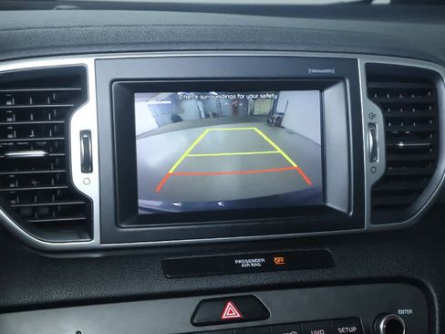 Used 2018 Kia Sportage LX w/ LX Technology Package FWD image 29