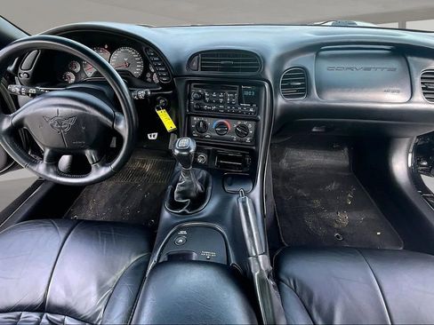 Used 2002 Chevrolet Corvette Coupe image 7