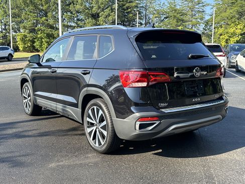 Used 2023 Volkswagen Taos SE AWD/4WD image 9