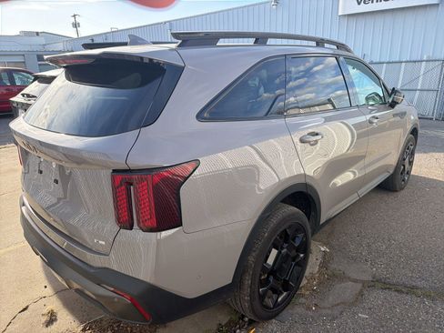 Used 2025 Kia Sorento SX AWD/4WD image 8