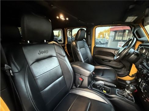 Used 2019 Jeep Wrangler Unlimited Sahara w/ Quick Order Package 24M Moab AWD/4WD image 34
