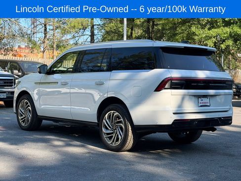 Used 2025 Lincoln Navigator Reserve AWD/4WD image 5