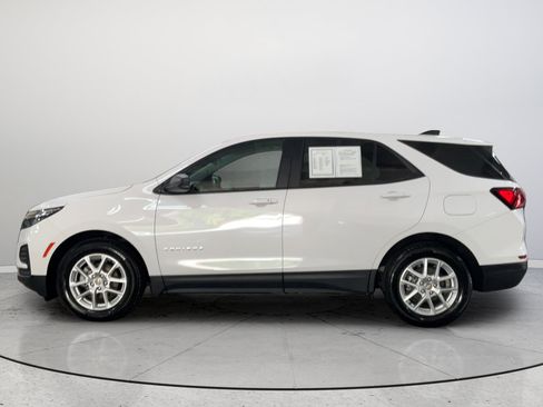 Certified 2024 Chevrolet Equinox LS w/ LS Convenience Package FWD image 10