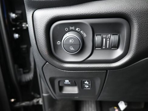 Used 2025 RAM 1500 Big Horn image 36